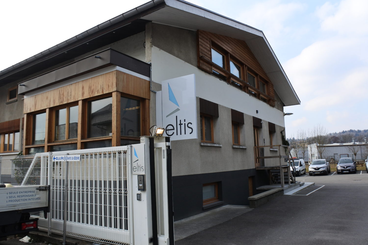 Theben- Locaux Eltis-JPG