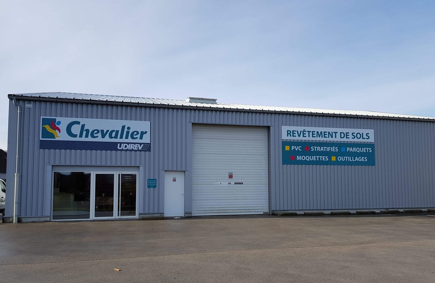 Udirev – showroom Chevalier Besancon – interieur2-JPG