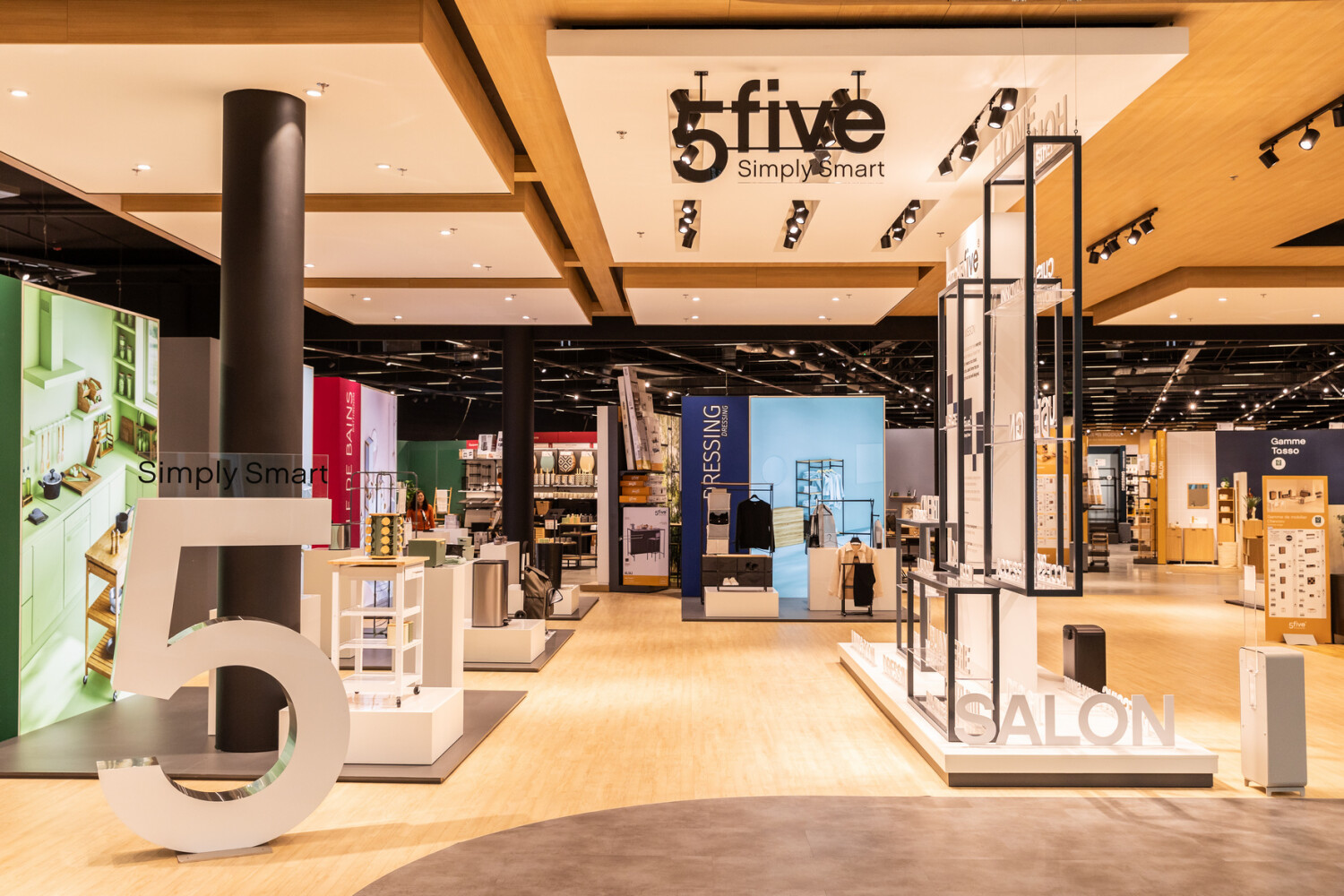 JJA - Showrooms 2024-2025_5five-jpg